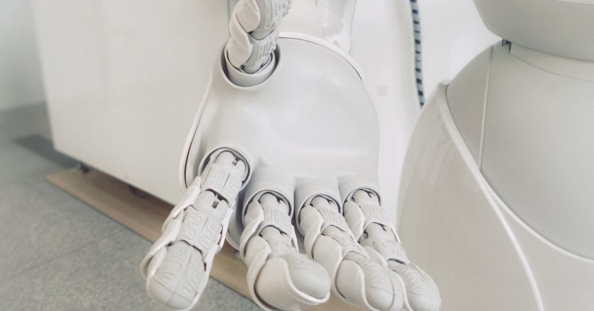 How Automation Improves Operational Efficiency Across Business Functions — AI Systems & Solutions article by Emirates ITS